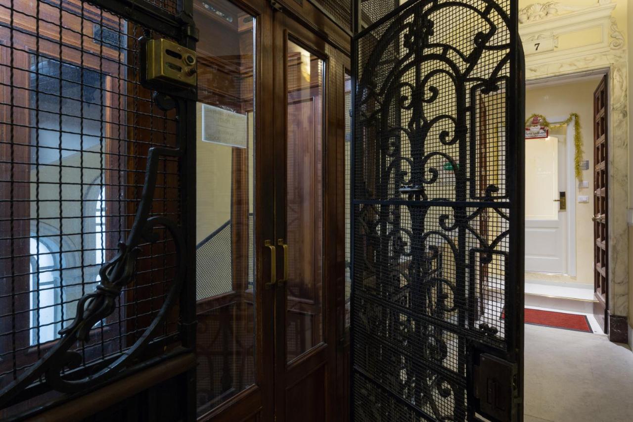 Home Grifondoro Affittacamere Genoa Bagian luar foto